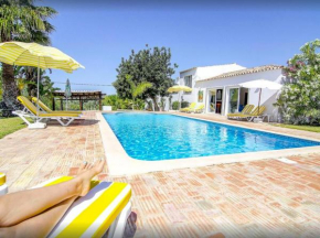 Elegant villa with sea view in Loulé + private pool